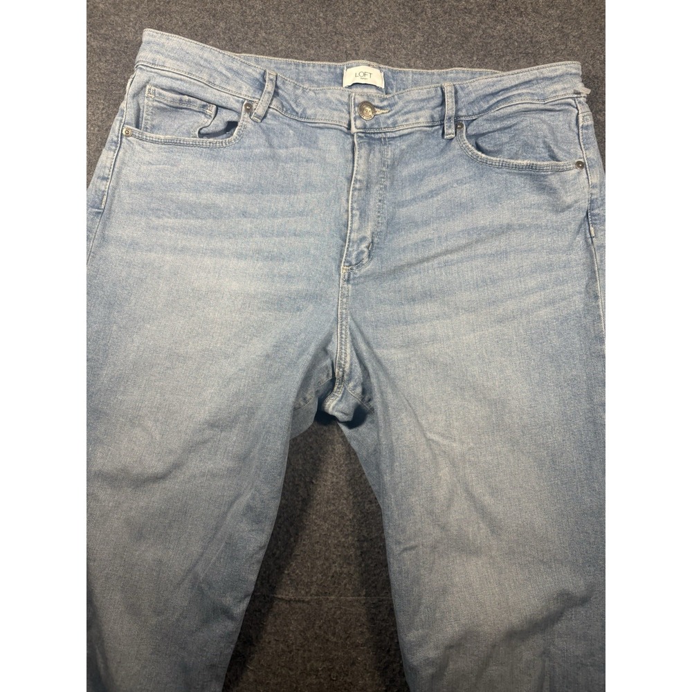LOFT Outlet Women's Curvy Straight Jeans Size 16 Light Wash